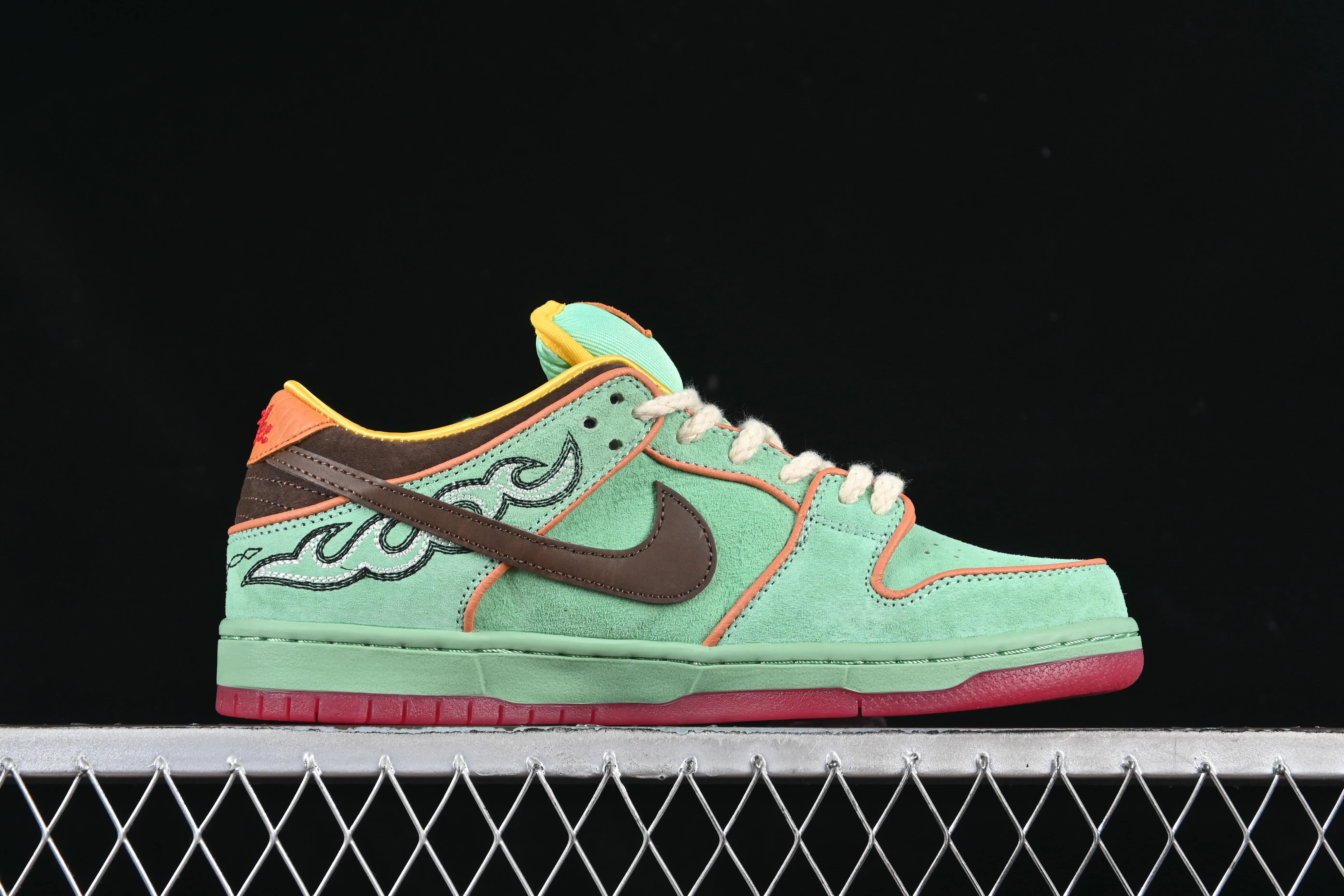 All Categories Nk SB Dunk Series Nk SB Dunk Low Low-top sneakers Pure original Nike SB Dunk Low "Tourmaline" Black Moon Low-top casual skateboard shoes HF3058-300